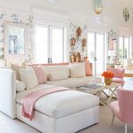 Palm-Beach-Feminine-Living-Room-with-De-Gournay-Wallpaper-via-_suzannekasler