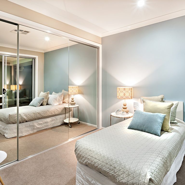 magic-with-mirrors-for-small-bedroom-interior-design