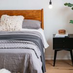 midcentury-modern-bedroom-ideas-4142250-hero-17689bc9a1ee4768adc565aa1b612aca