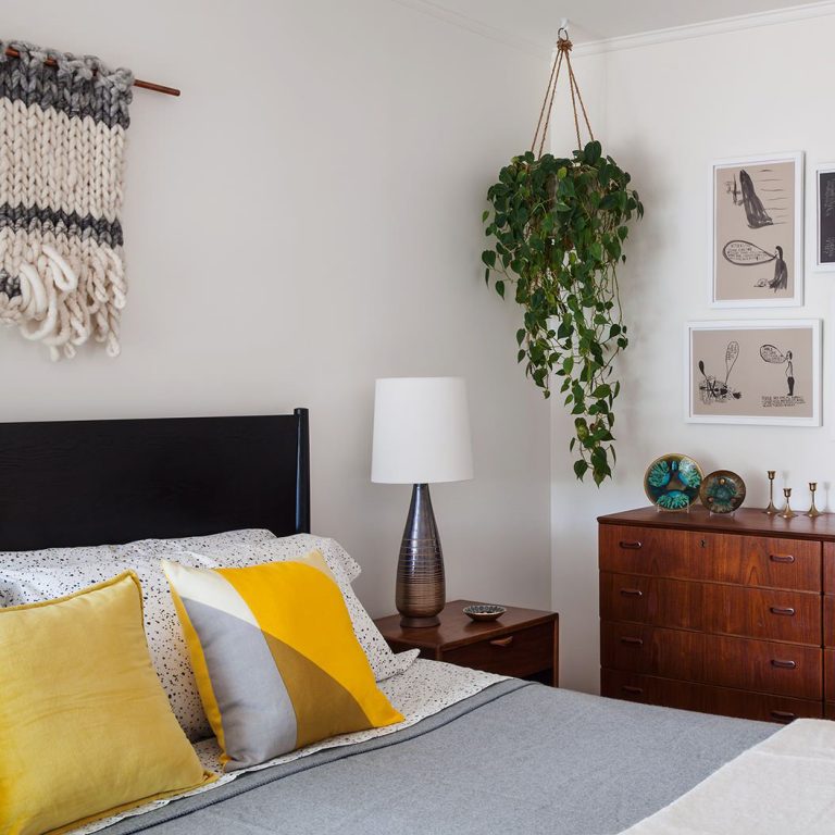 outer-sunset-master-bedroom-christy-allen-designs-img_8441265a06435718_14-4271-1-816c50e