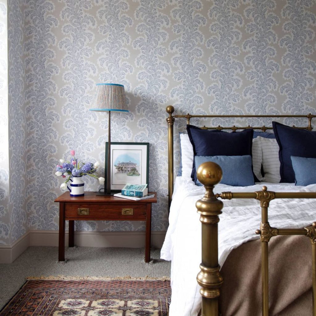 Larger_Trafalgar_table_lamp_with_Caribbean_Jenga_shade_Photo_Manwithahammer